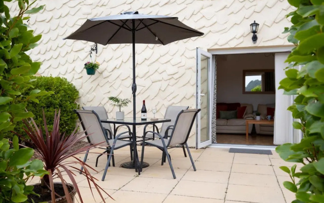 St Helens Apartment 2 - Short Walk to Beach