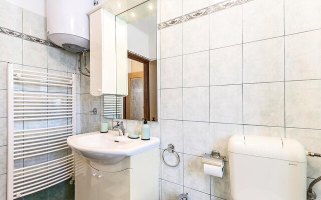 Stunning Home in Liznjan With Wifi and 3 Bedrooms