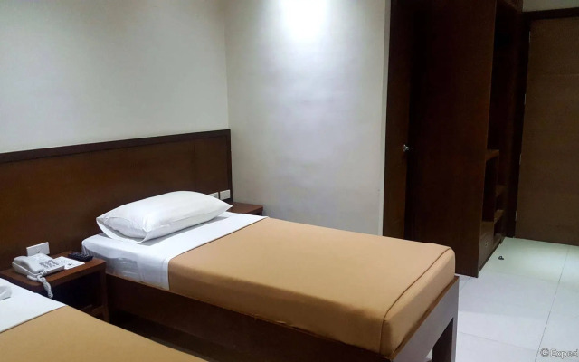 ZEN Rooms West Makati Hotel