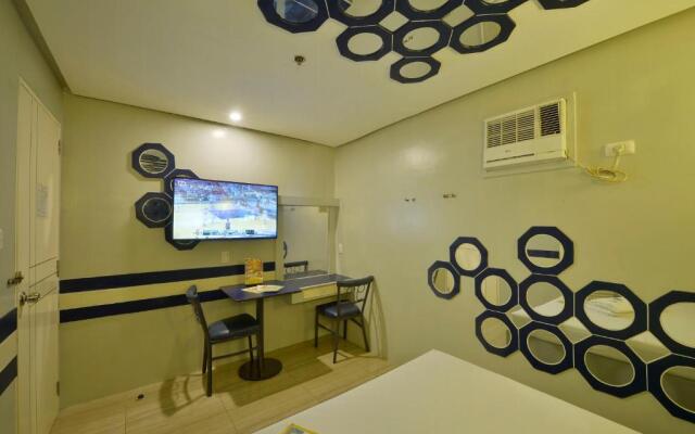 Hotel 99 Monumento Caloocan