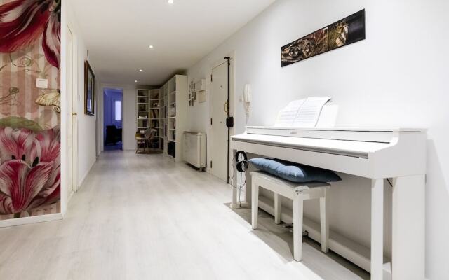 OLD TOWN VIII apartment by Aston Rentals