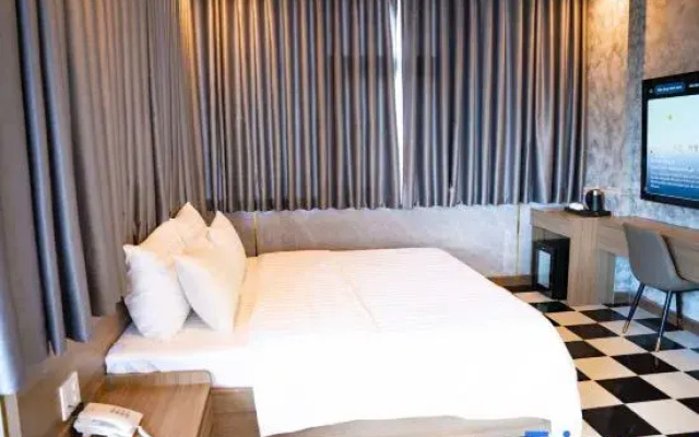LUXURY Hotel Pham Van Dong