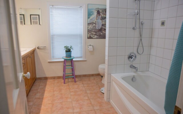 Red Mahone Bed & Breakfast