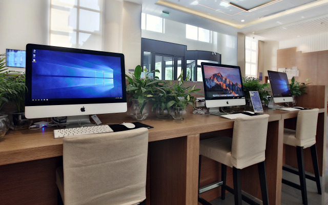 Holiday Inn Express Langfang Park View