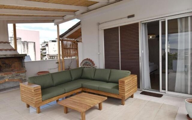 Penthouse Nea Smirni