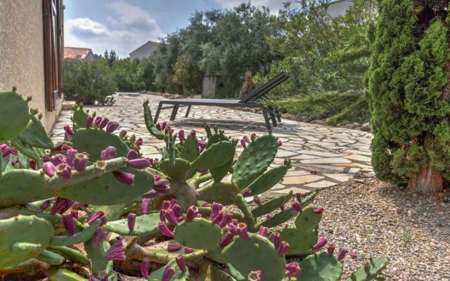 Lively Villa in Félines-minervois With Pool