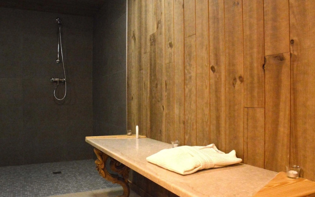 Beautiful Castle in Freux With Sauna