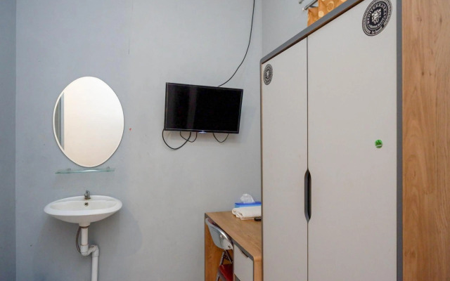 RedDoorz At Golden Inn Tugu Yogyakarta