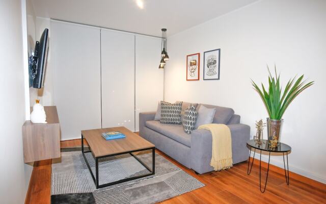 Trendy Host Canvas, Miraflores