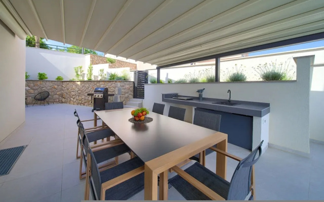 Villa Majestic With Sauna and Beautiful Views