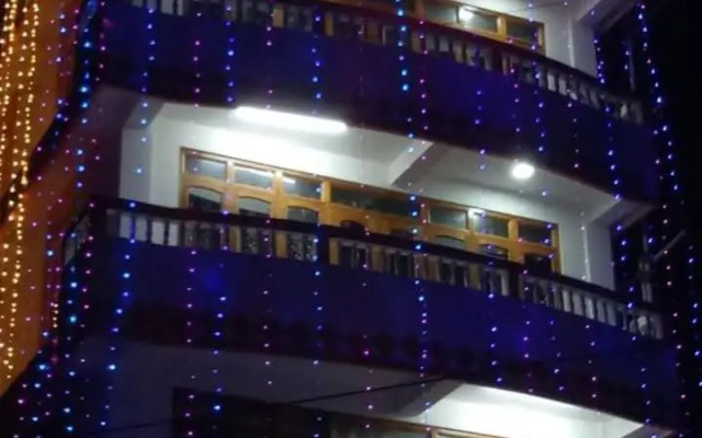 Red Pine Guest House (Indians Only)