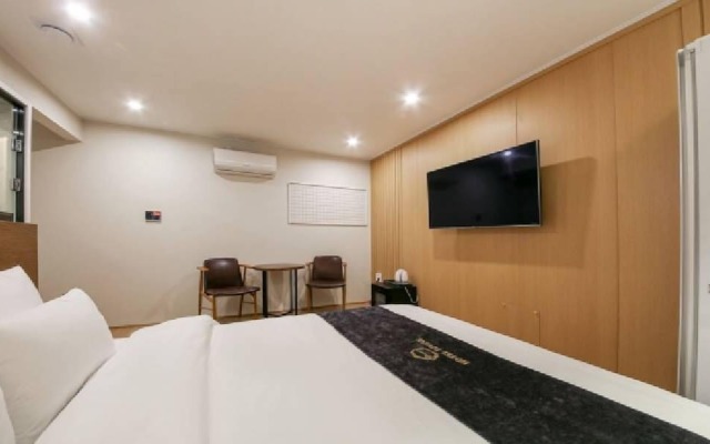 Gwangju Divine Hotel