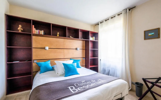 Le Chateau De Besseuil