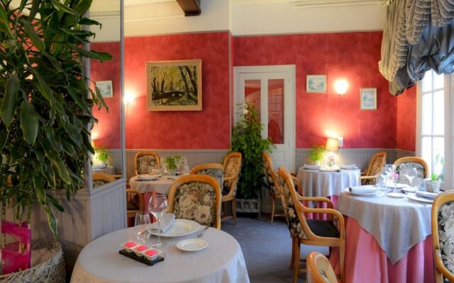 Logis Hôtel Du Dauphin