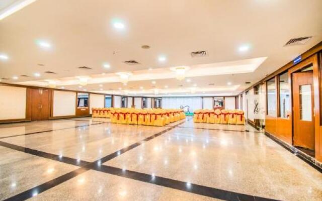 FabHotel Abhinand Grand