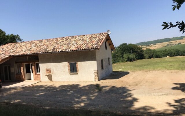 House With 4 Bedrooms in Puygaillard-de-quercy, With Furnished Garden and Wifi