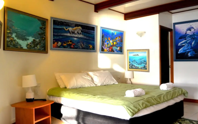 Hinchinbrook Marine Cove Resort