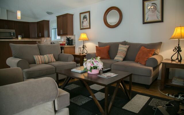 Lou & Francis Guest House