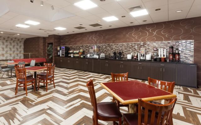 Ramada By Wyndham Newburgh/West Point