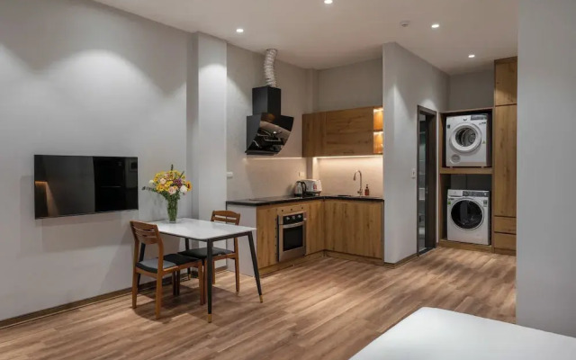 Luxe Paradise Suites Hotel  To Ngoc Van