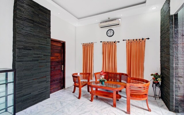 Super OYO 90672 ADHYA GUEST HOUSE LOMBOK