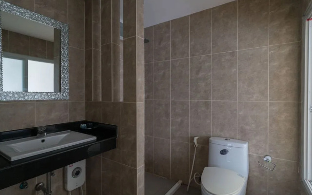 GoldStone Residency Patong , Phuket