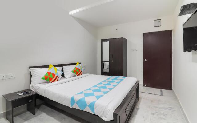 OYO Flagship 75583 Thatipally Mansion