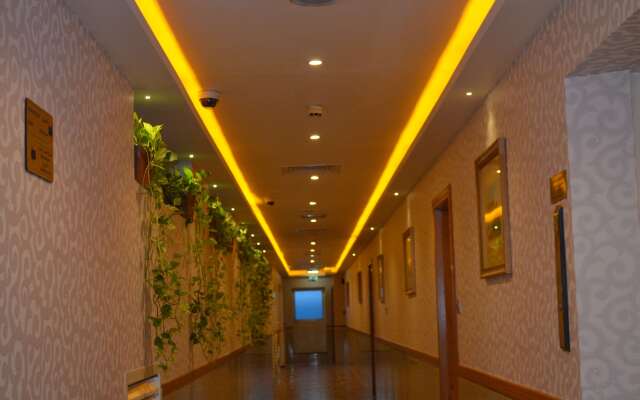 Golden Tulip Deira Hotel