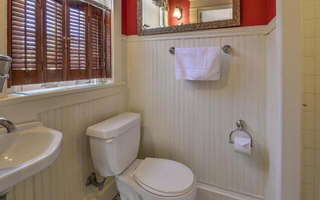 Cedars of Williamsburg Bed & Breakfast