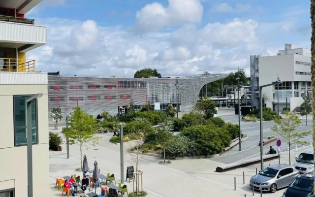 Charmant T2 face à la gare avec parking