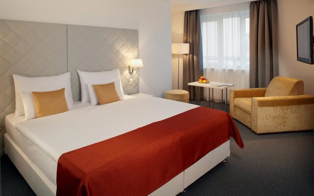 FortyPlusOne Hotel