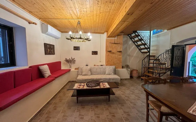 Kansoneta-traditional Mansion in Gastouri Village