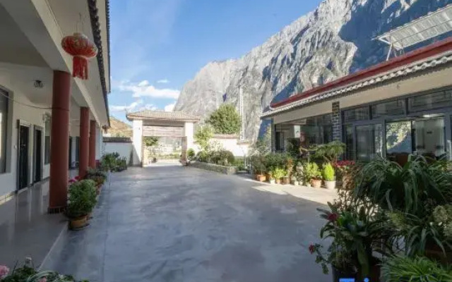 Yifeng Homestay (Tiger Leaping Gorge)