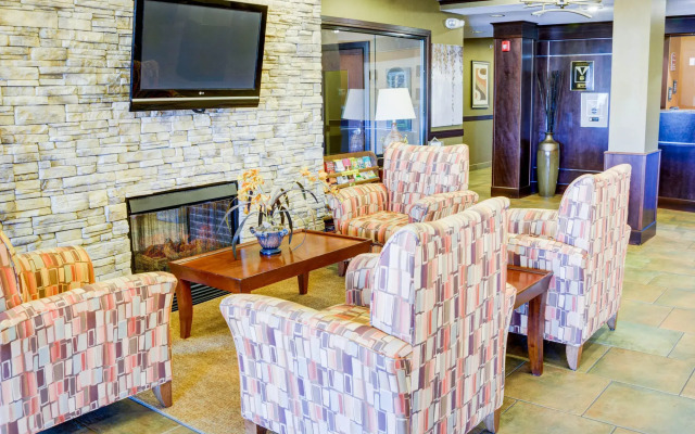 Comfort Inn & Suites Russellville I-40