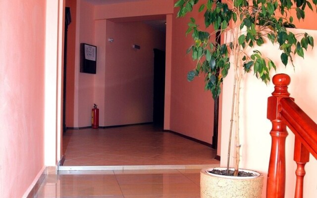 Hotel Mants II