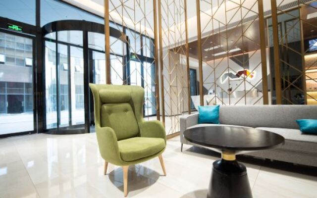 Borrman Hotel (Baise High-speed Railway Station Hengning Plaza)