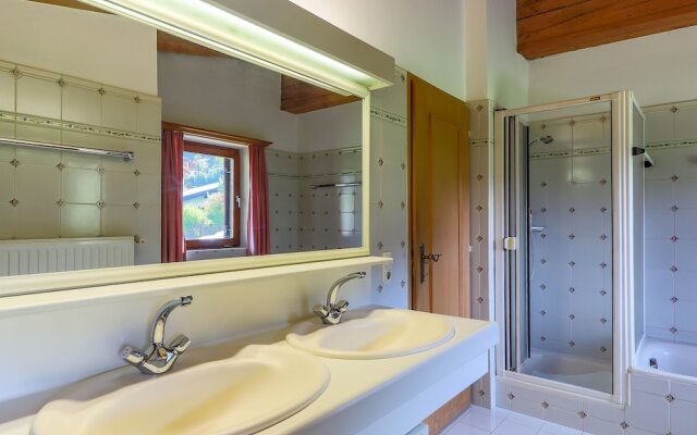 Modern Chalet in Ellmau With Sauna