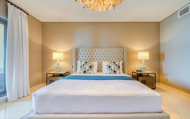 Luxury Palm Property w Beach Sea View