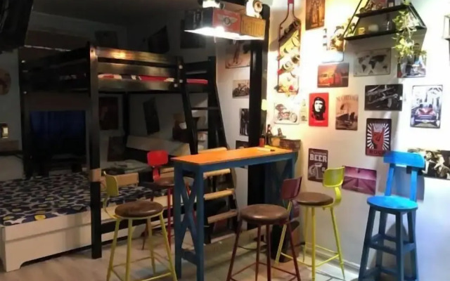 Waiting for You in Guilin Youth Hostel