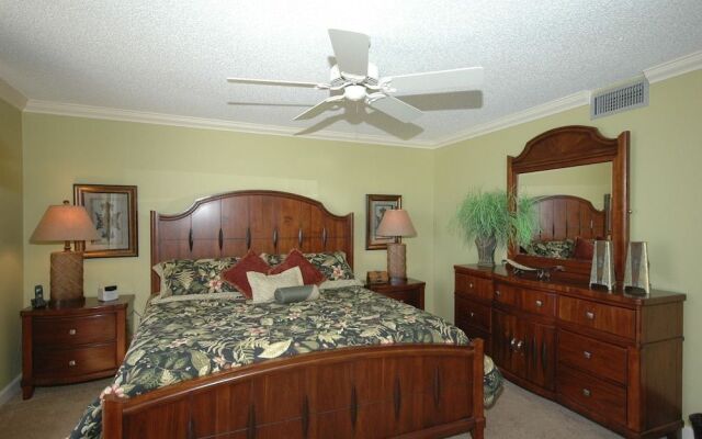 Shoreline 1043 Condo by RedAwning