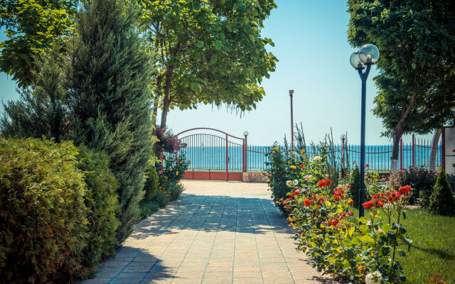 Riviera Fort Beach