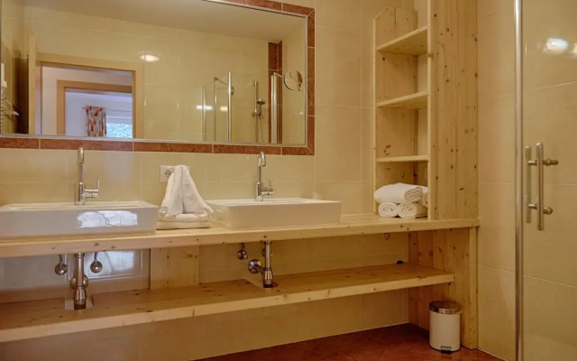 Luxurious Apartment in Fugen Near Forest