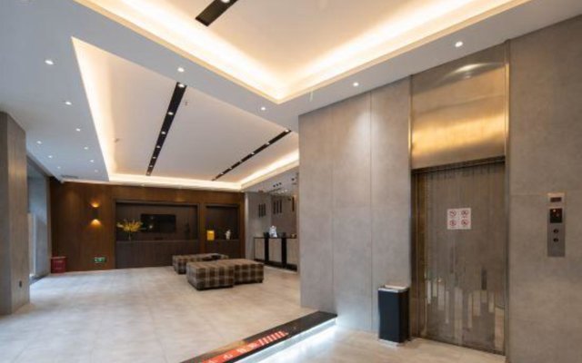 Chengyi Youxuan Hotel (Chongqing Guanyinqiao, Hongqi Hegou Light Rail Station)
