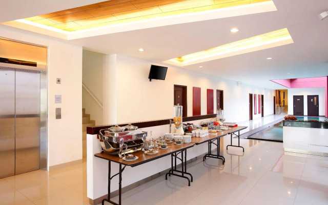 Amaris Hotel Dewi Sri