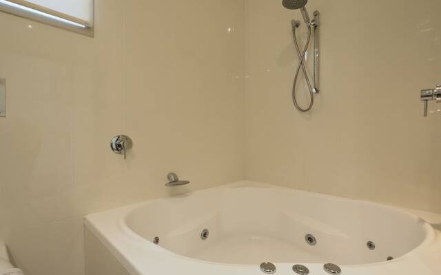 Florida, 5/5 Lillian Street