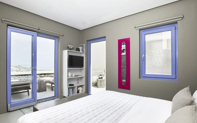 Santorini Sky, Luxury Resort