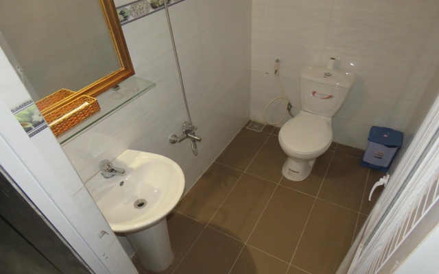 Tien Phat Hotel – Bathroom – Tuy Hoa