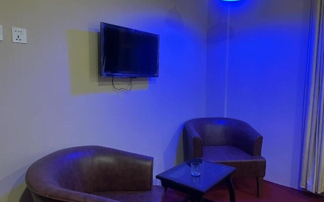 Bottleneck Hotel & Resturant