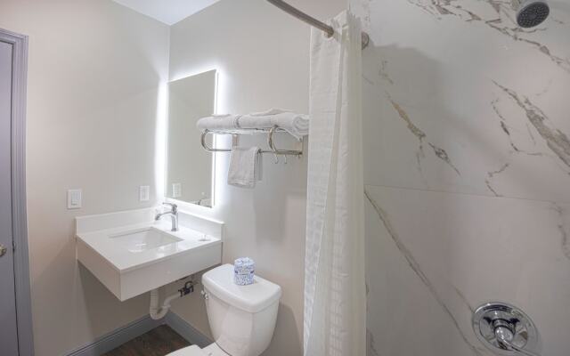 Sunrise Inn by OYO Titusville FL