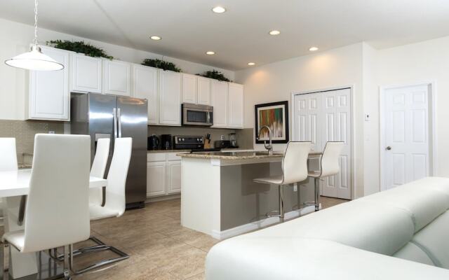 #06 Large Townhouse w/Private Pool - Four Bedroom